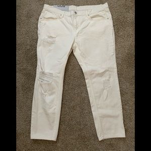 BDG white distressed jeans size 32W/14